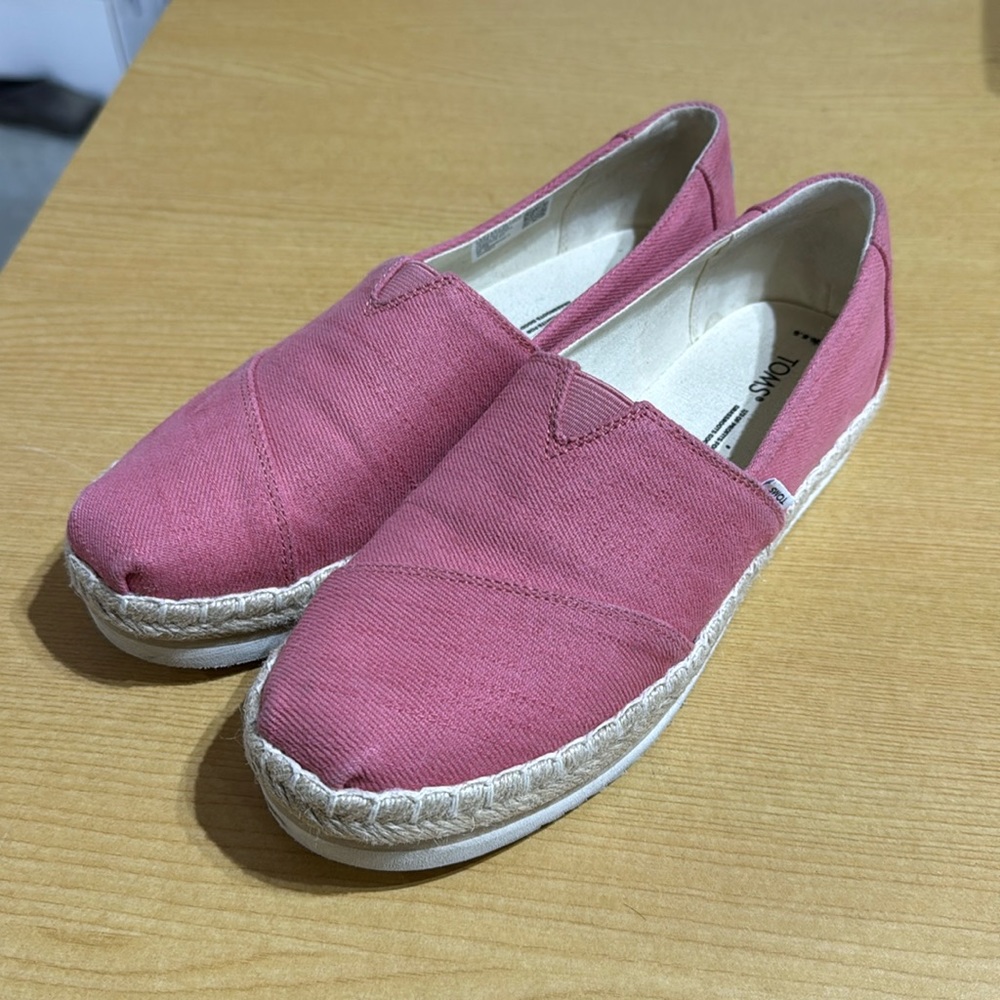 Coral Toms Shoes Size 8.5